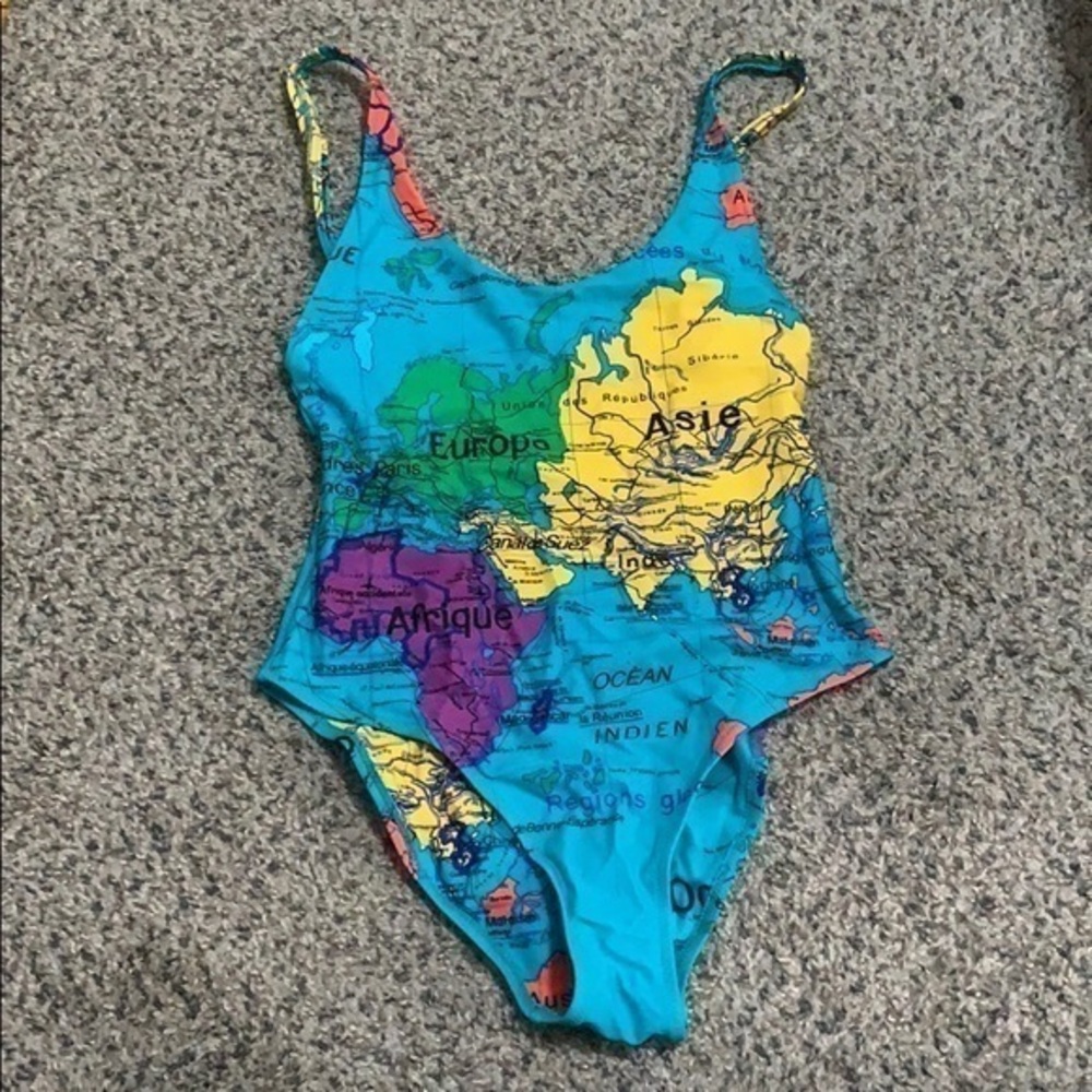 a whole mu world one piece